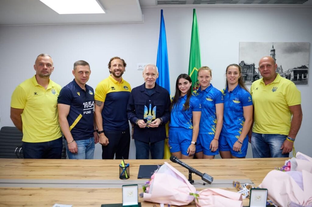 Міський голова Ігор Терехов привітав і відзначив чемпіонок Європи з регбі-7